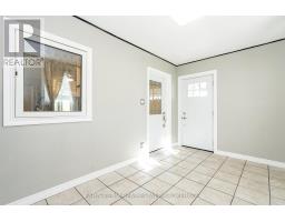 Mud room - 13 Sunrise Circle, Bradford West Gwillimbury, ON L3Z2A5 Photo 4