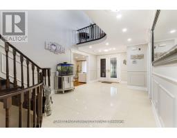 Family room - 15 Thistle Ridge Drive Ne, Vaughan, ON L2L3K3 Photo 5