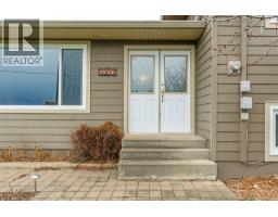 Full bathroom - 5207 Alain Road, Vernon, BC V1B3K6 Photo 3