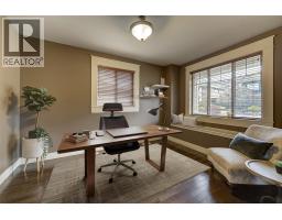 Bedroom - 679 Devonian Avenue, Kelowna, BC V1W5C2 Photo 5