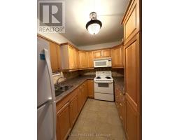 Dining room - 36 Fairwood Crescent, Toronto, ON M1E3T3 Photo 2