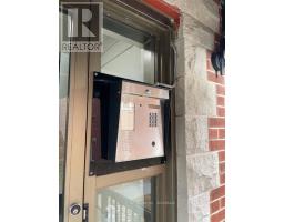 Bathroom - 3 5 Applewood Avenue, Hamilton, ON L8G3S4 Photo 2