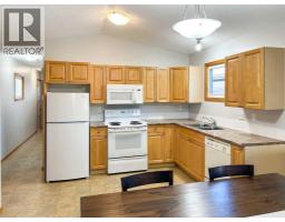 Living room - 74 4802 54 Avenue, Camrose, AB T4V3A5 Photo 5