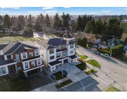 101 18002 63 B Avenue, Surrey, BC V3S4G1 Photo 5