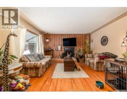 Bedroom - 836 Keith Street, Moose Jaw, SK S6H5R4 Photo 5