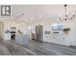 4pc Bathroom - 323 20 Street E, Brooks, AB T1R0W9 Photo 5