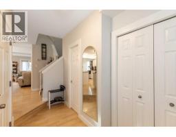 Kitchen - 5032 47 Street, Sylvan Lake, AB T4S1X9 Photo 3