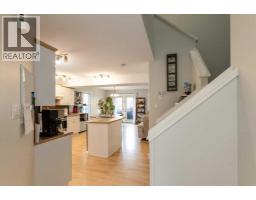 Foyer - 5032 47 Street, Sylvan Lake, AB T4S1X9 Photo 4