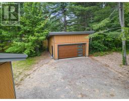 Ensuite - 4223 Queen St, Sault Ste Marie, ON P6A5K9 Photo 5