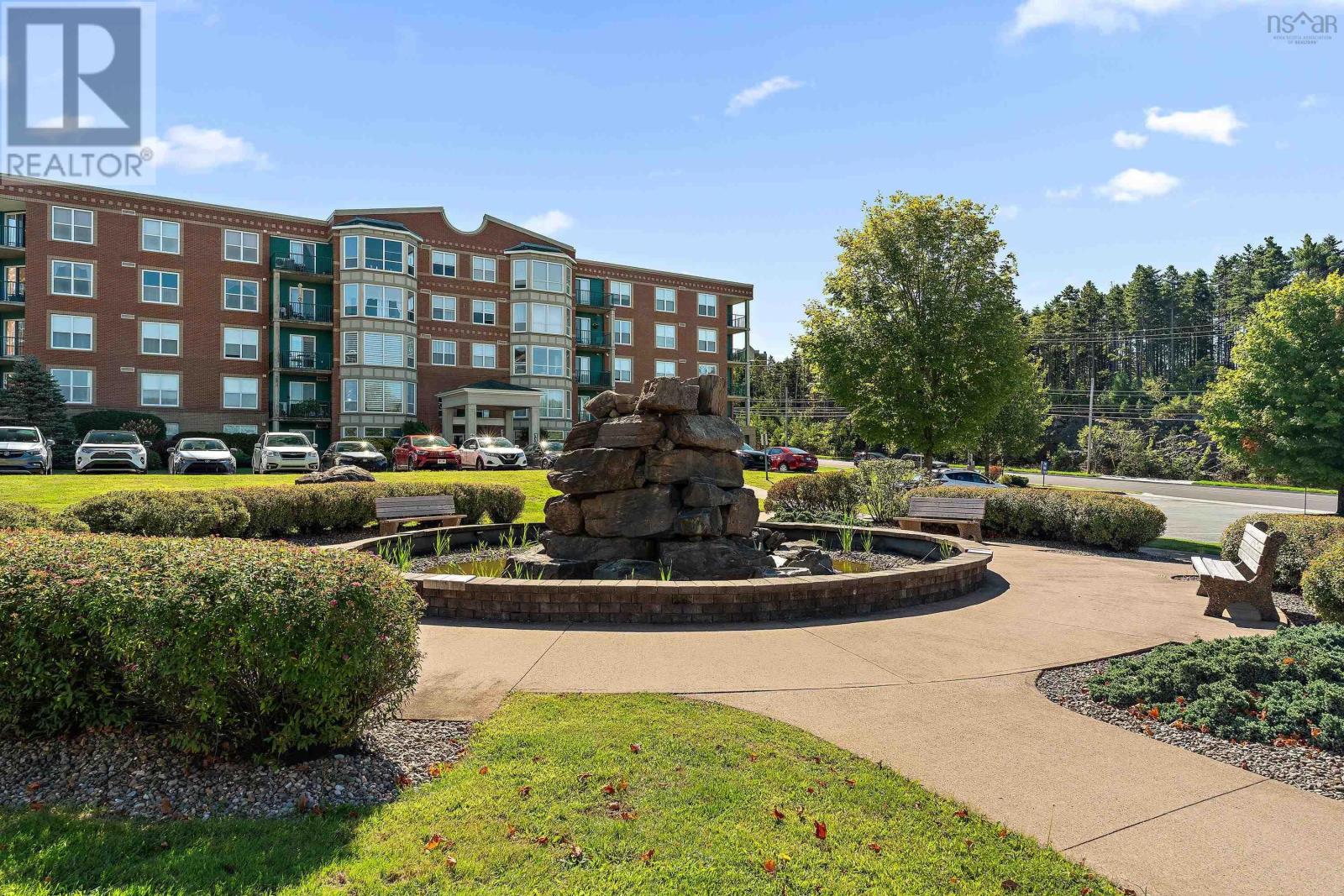 207 114 Regency Park Drive