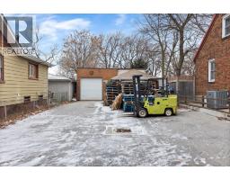 3828 Peter, Windsor, ON N9C1K2 Photo 2