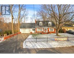 Laundry room - 10 Regent Street, St Thomas, ON N5R1Z8 Photo 3