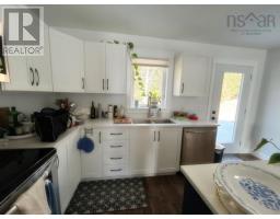 Living room - 144 Winburn Avenue Northwood Estates, Bridgewater, NS B4V3S9 Photo 5