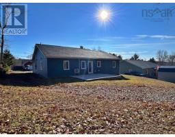 Kitchen - 144 Winburn Avenue Northwood Estates, Bridgewater, NS B4V3S9 Photo 4