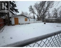 216 Centre Street, Brooks, AB T1R0R9 Photo 3