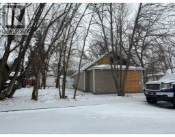 216 Centre Street, Brooks, AB T1R0R9 Photo 5