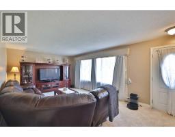 Kitchen - 50 N 100 W, Raymond, AB T0K2S0 Photo 5