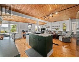 Kitchen - 1990 Caldwell Road, Eastern Passage, NS B3G1H9 Photo 4