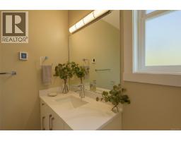 Living room - Prop Sl 1 169 Hunter Way, Ladysmith, BC V9G1N4 Photo 5