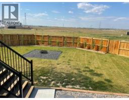 Foyer - 947 41 Avenue N, Lethbridge, AB T1H7G9 Photo 3