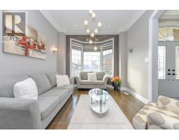 Great room - 8 Bainsville Circle, Brampton, ON L6P3A5 Photo 2