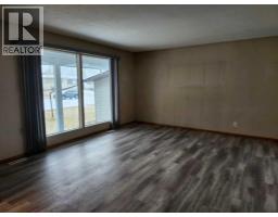 Kitchen - 75 Hunts Crescent, Drumheller, AB T0J0Y6 Photo 3