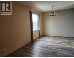 Primary Bedroom - 75 Hunts Crescent, Drumheller, AB T0J0Y6 Photo 5