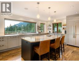 8529 Ashleigh Mcivor Drive, Whistler, BC V8E1L9 Photo 5