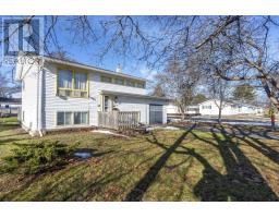 Living room - 15 Acadia Street, Middleton, NS B0S1P0 Photo 3