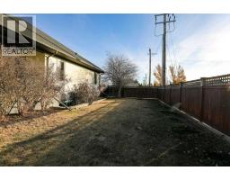 Bedroom - 570 27 St, Fort Macleod, AB T0L0Z0 Photo 5
