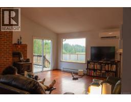 Primary Bedroom - 981 Pratt Rd, Hilliers, BC V9K1W5 Photo 4