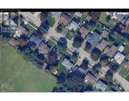 Living room - 187 Parkland Cres, Sault Ste Marie, ON P6A6M4 Photo 5