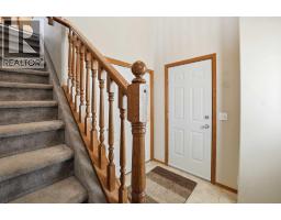 Living room - 24 D 32 Daines Avenue, Red Deer, AB T4R2Z5 Photo 2
