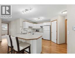 Primary Bedroom - 24 D 32 Daines Avenue, Red Deer, AB T4R2Z5 Photo 5