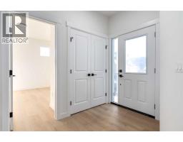 5pc Bathroom - 208 Monterey, High River, AB T1V0J7 Photo 2