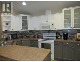 Games room - 1659 Greystone Place, Castlegar, BC V1N4J4 Photo 3