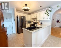 Kitchen - 637 Montrock Street, Iroquois Falls, ON P0K1E0 Photo 5