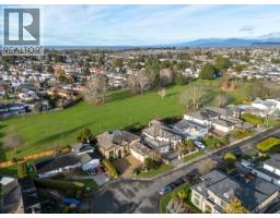 7291 Parry Street, Richmond, BC V7C4K4 Photo 2