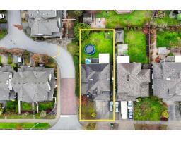 18239 68 Avenue, Surrey, BC V3S9C6 Photo 2