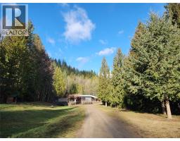 Full ensuite bathroom - 1531 Mountain Ridge Road, Pass Creek, BC V1N4S2 Photo 2