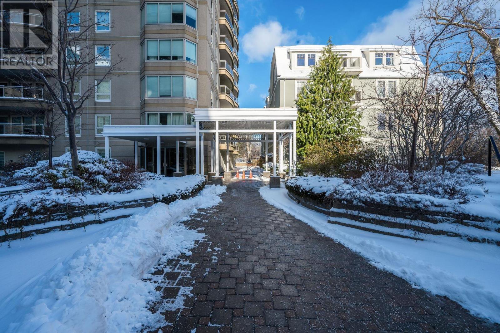 203 1540 Summer Street