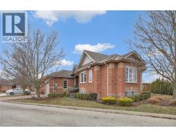 5pc Ensuite bath - 32 Robson Unit 7, Leamington, ON N8H2M9 Photo 3