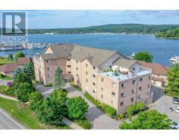Living room - 307 4 Beck Boulevard, Penetanguishene, ON L9M2H3 Photo 2