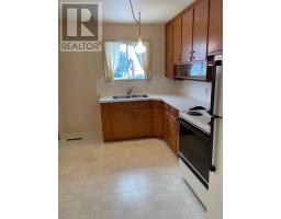 Kitchen - 257 Arundel St, Thunder Bay, ON P7A1Z2 Photo 3