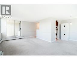 2008 Fullerton Avenue, North Vancouver, BC V7P3G7 Photo 2