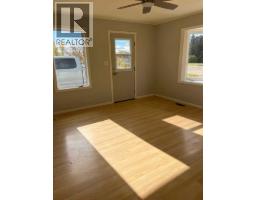 702 6th Avenue, Beaverlodge, AB T0H0C0 Photo 5