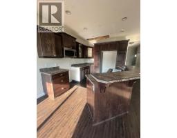 4pc Bathroom - 292 Falcon Drive, Fort Mcmurray, AB T9K0S2 Photo 4