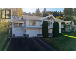 4pc Ensuite bath - 1495 Victoria Avenue, Rossland, BC V0G1Y0 Photo 2