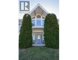 Living room - 1495 Victoria Avenue, Rossland, BC V0G1Y0 Photo 3