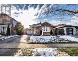 Living room - 3 Devondale Street, Clarington, ON L1E1S2 Photo 2